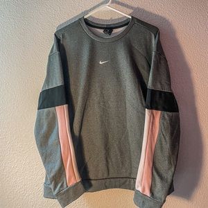 NWT Women’s Nike Therma Crewneck Sweatshirt